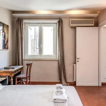 Apartment Floor Colosseum *