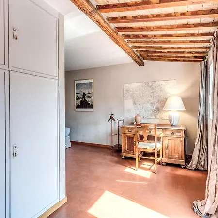 Apartment Floor Colosseum *